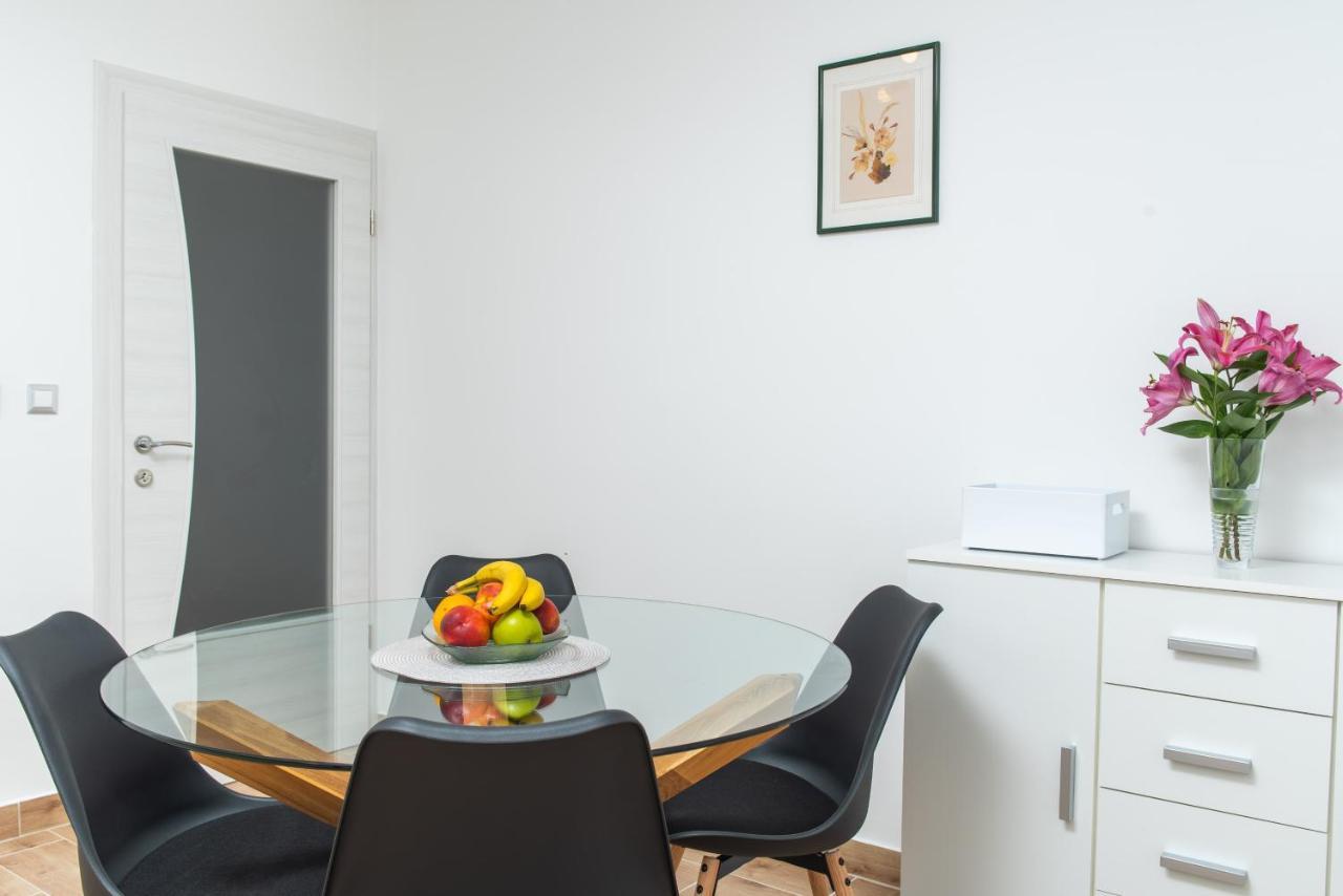 Apartment Kiki Каштель-Штафилич Экстерьер фото